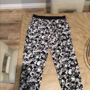 NWOT💫 Forever21 Floral Harem Pants Large